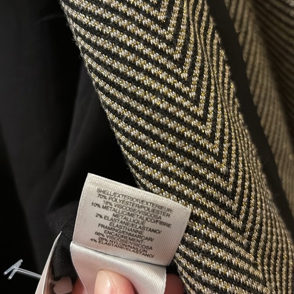 Kasper Women's Black and gold open blazer - size 16 - great condition - Picture 4 of 6